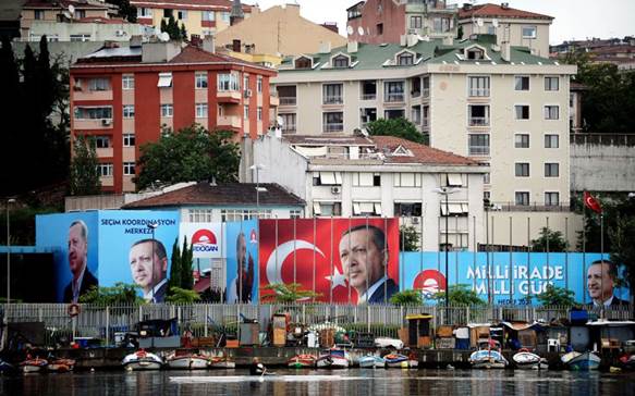 Το φετιν καλοκαρι στην Πλη χρωματζεται αναπφευκτα απ τον θραμβο Ερντογν στις προεδρικς εκλογς.